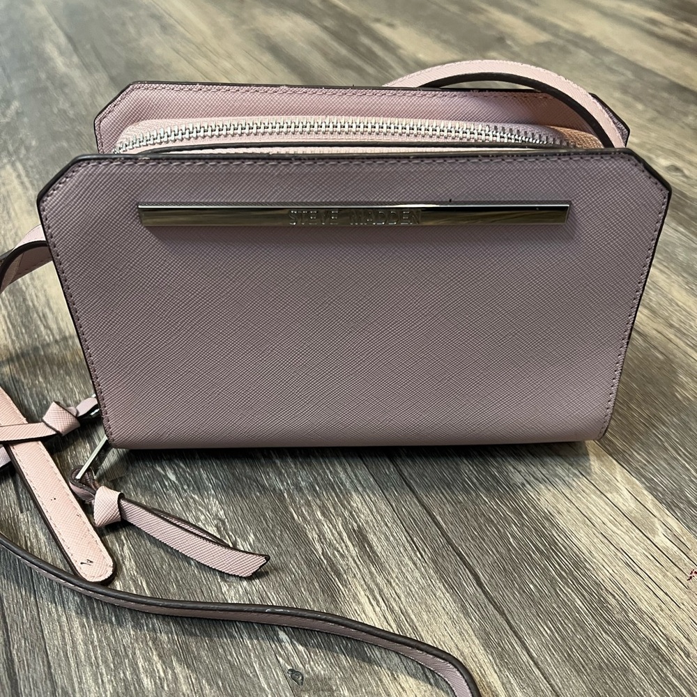 Steve Madden Baby Pink Crossbody with Built in Wallet Adjustable Strap - Picture 2 of 11